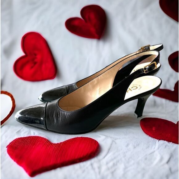 CHANEL Smooth  Black Leather & Patent sling back  heels 7.5 M - Picture 1 of 15